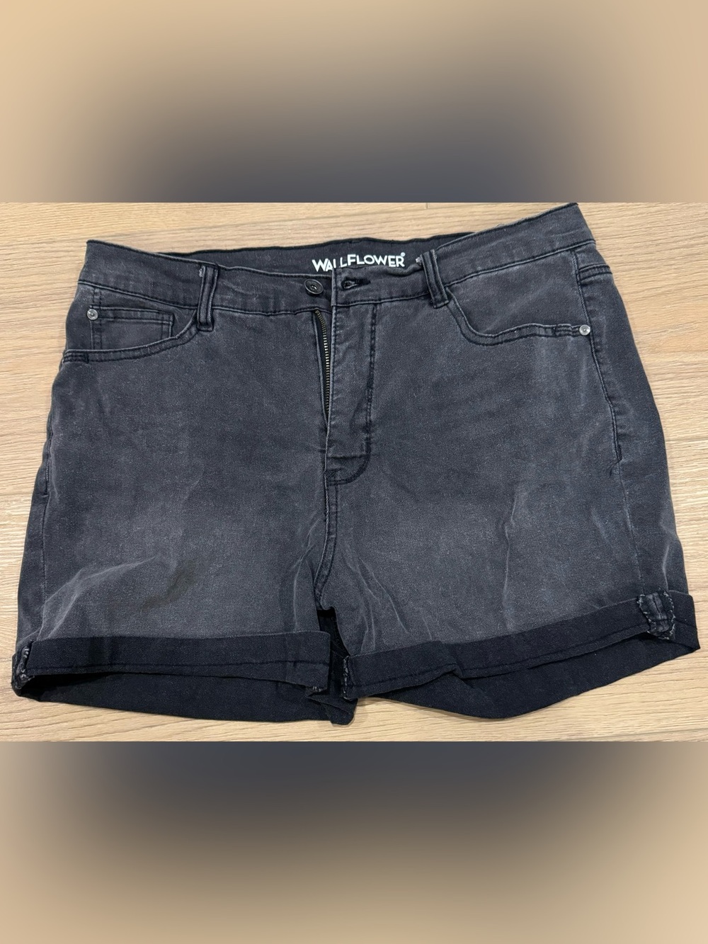Wallflower Women’s Charcoal Black Roll-Cuff Denim Shorts